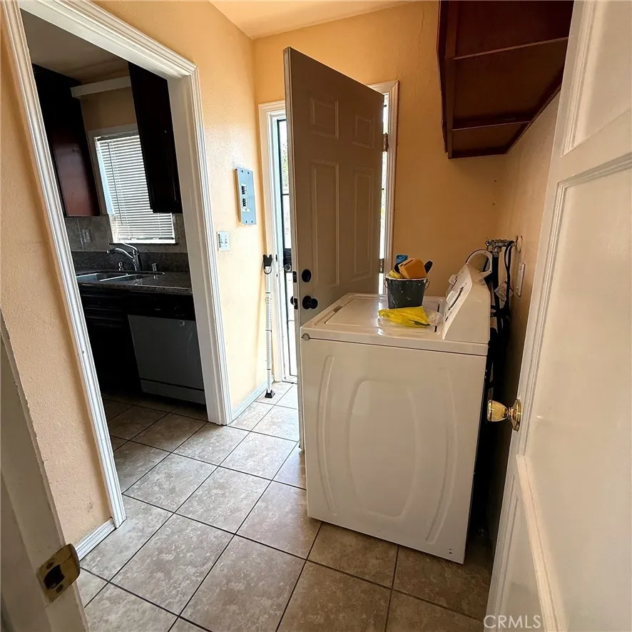 4586 W 142nd Hawthorne, CA 90250