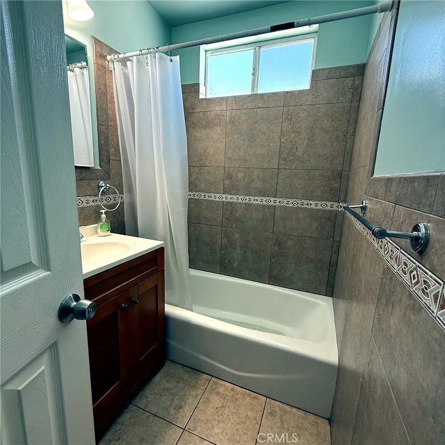 4586 W 142nd Hawthorne, CA 90250