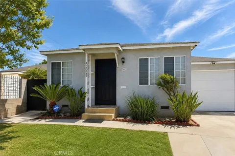 4586 W 142nd