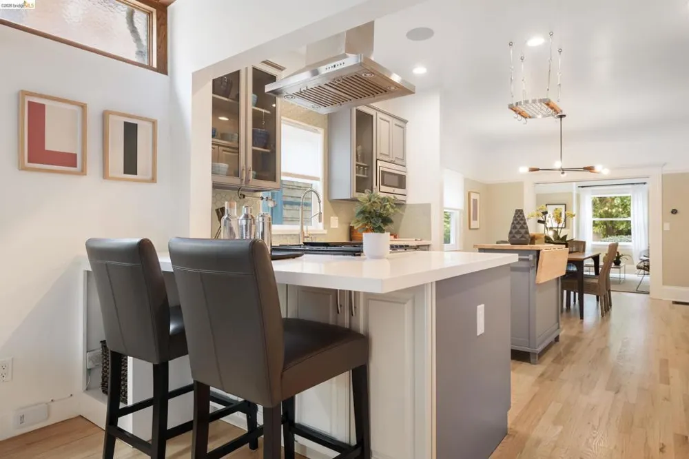 438 65Th St Oakland, CA 94609