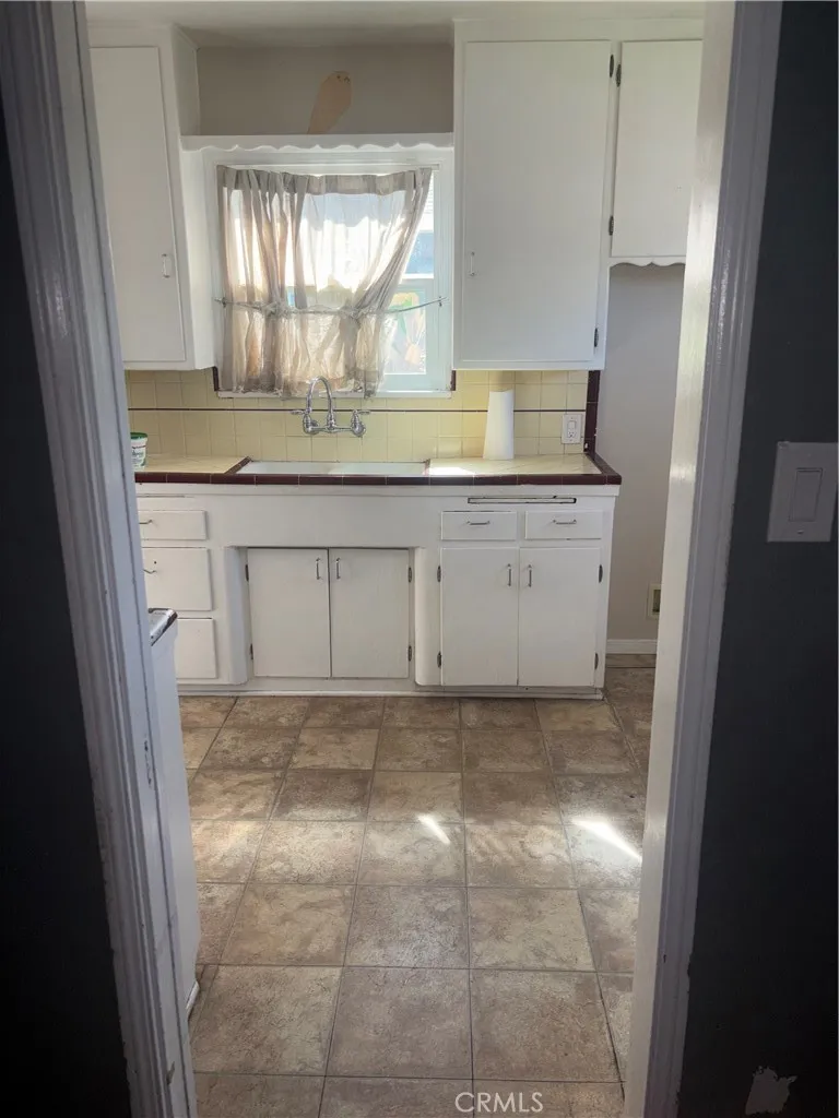 730 E J STREET Ontario, CA 91764