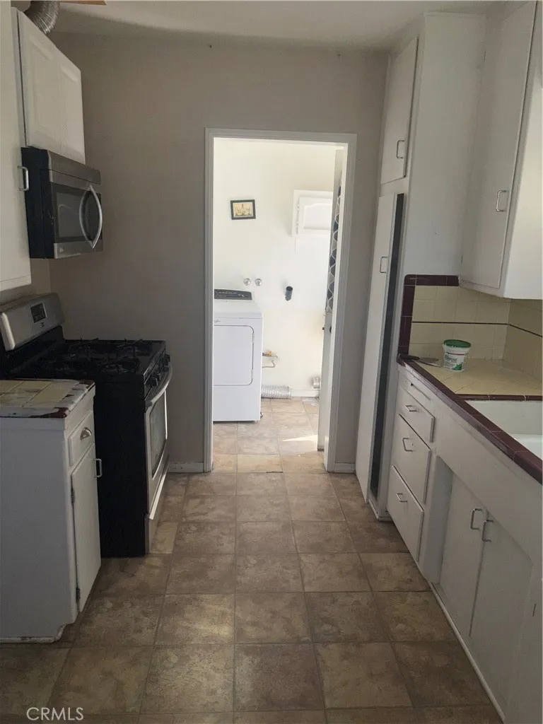 730 E J STREET Ontario, CA 91764