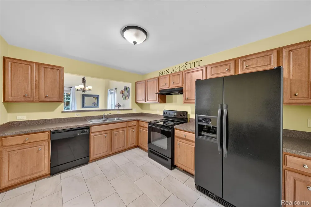 6655 Cortland Avenue #44 Genoa Township, MI 48114