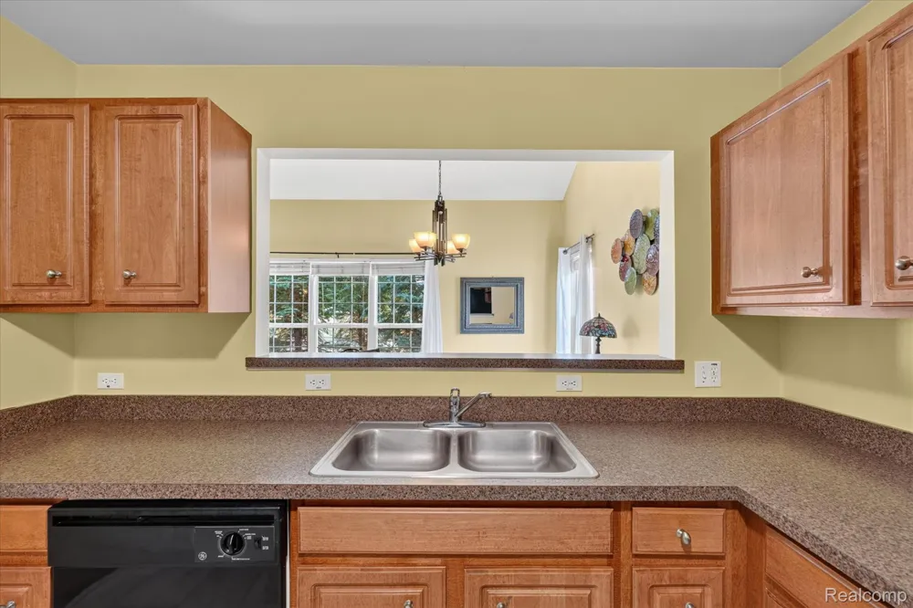6655 Cortland Avenue #44 Genoa Township, MI 48114