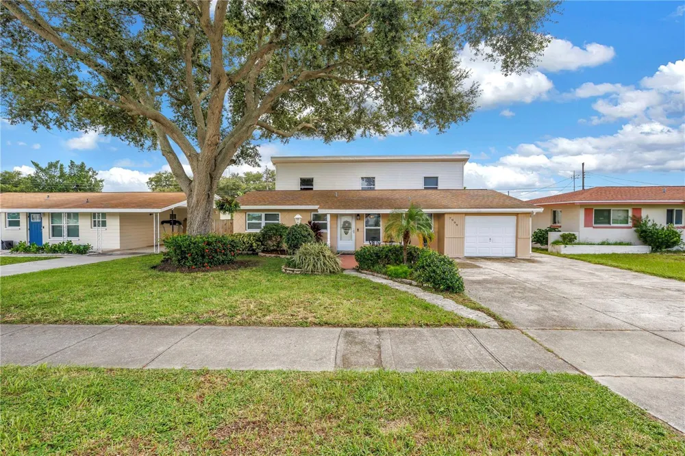 7999 RIDGE ROAD Seminole, FL 33772