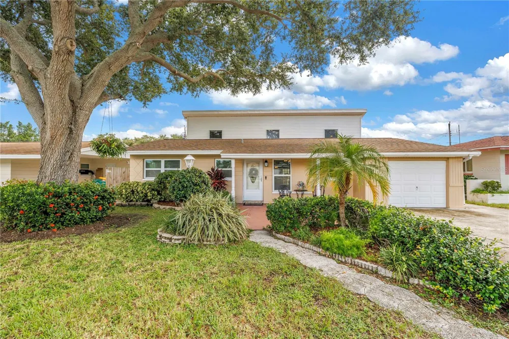 7999 RIDGE ROAD Seminole, FL 33772