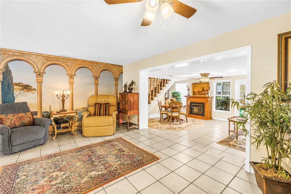 7999 RIDGE ROAD Seminole, FL 33772