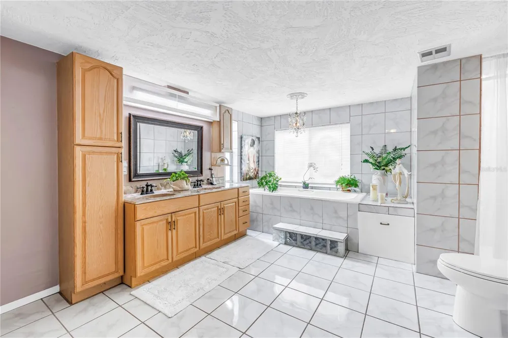 7999 RIDGE ROAD Seminole, FL 33772