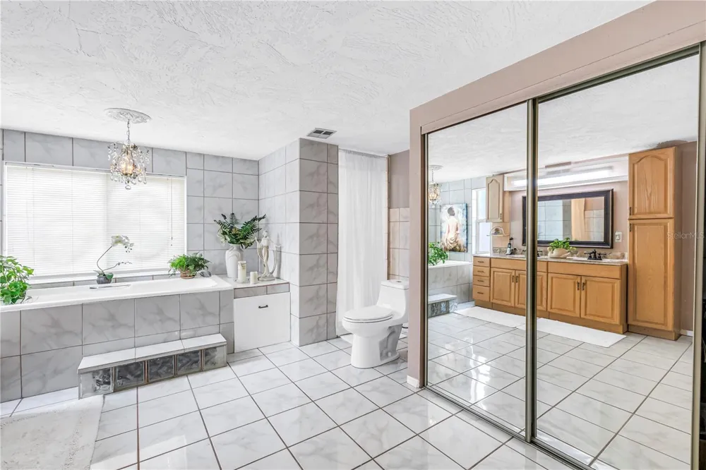 7999 RIDGE ROAD Seminole, FL 33772
