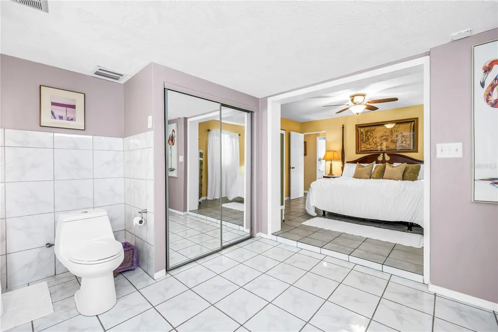 7999 RIDGE ROAD Seminole, FL 33772