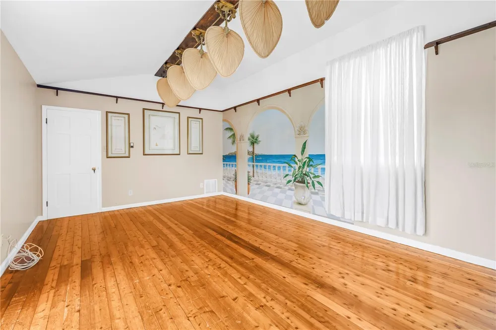 7999 RIDGE ROAD Seminole, FL 33772