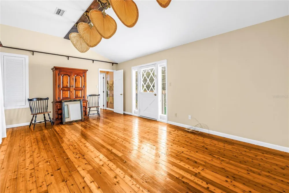7999 RIDGE ROAD Seminole, FL 33772
