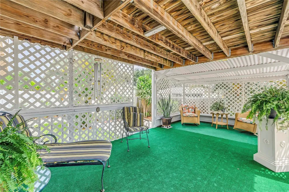 7999 RIDGE ROAD Seminole, FL 33772
