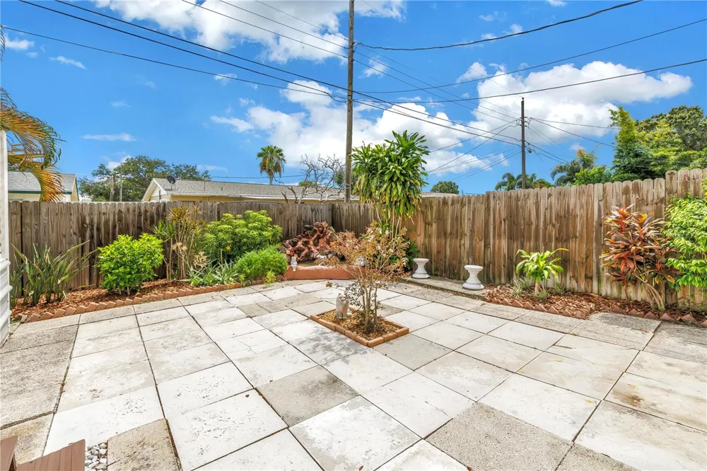 7999 RIDGE ROAD Seminole, FL 33772