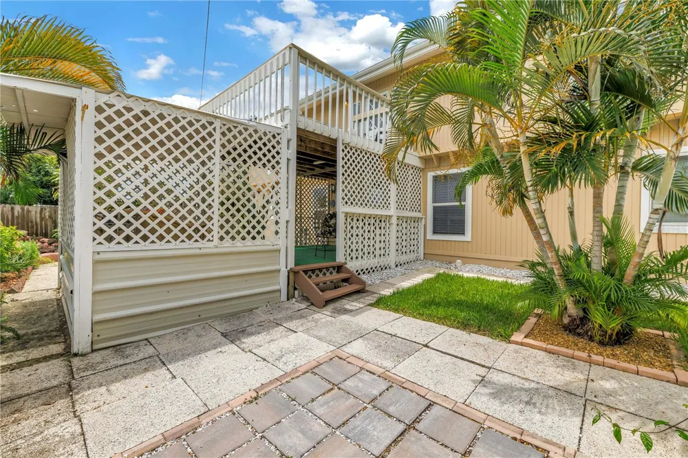 7999 RIDGE ROAD Seminole, FL 33772