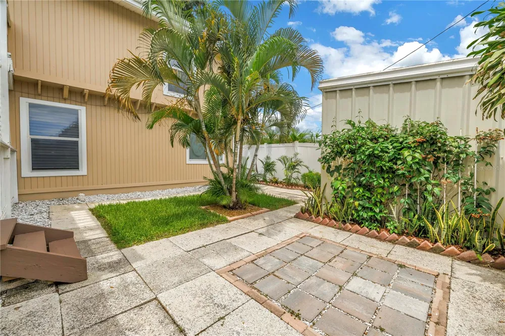 7999 RIDGE ROAD Seminole, FL 33772