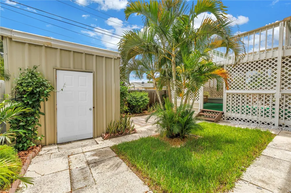 7999 RIDGE ROAD Seminole, FL 33772