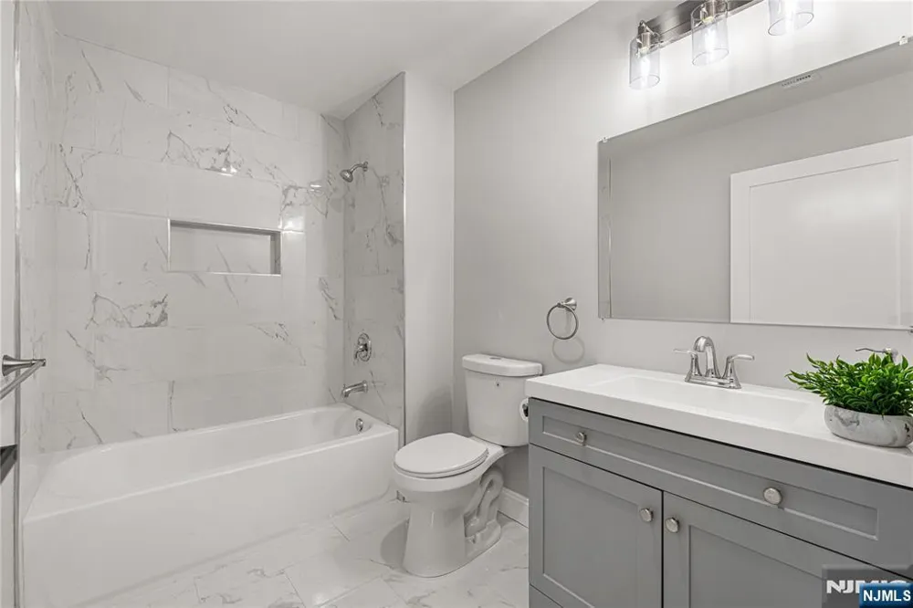 76 Dawn Avenue Haledon, NJ 07508