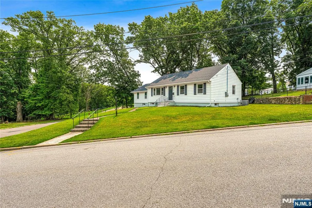 76 Dawn Avenue Haledon, NJ 07508
