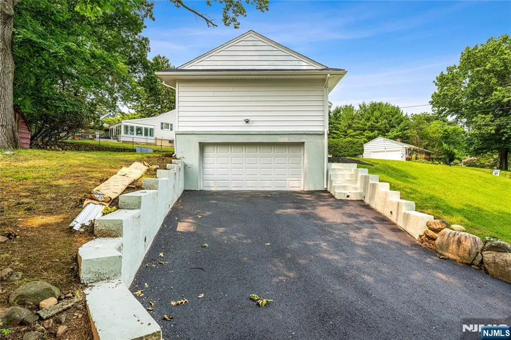76 Dawn Avenue Haledon, NJ 07508