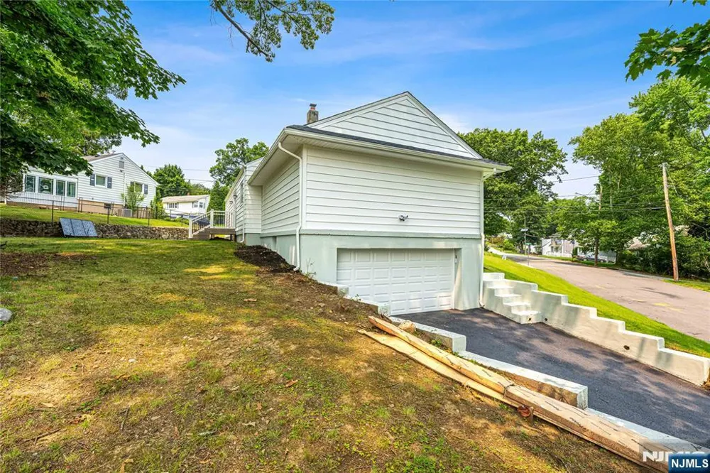 76 Dawn Avenue Haledon, NJ 07508