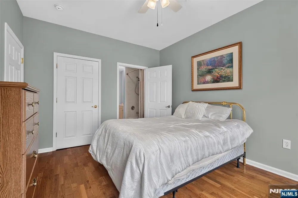 256 Cory Lane Elmwood Park, NJ 07407