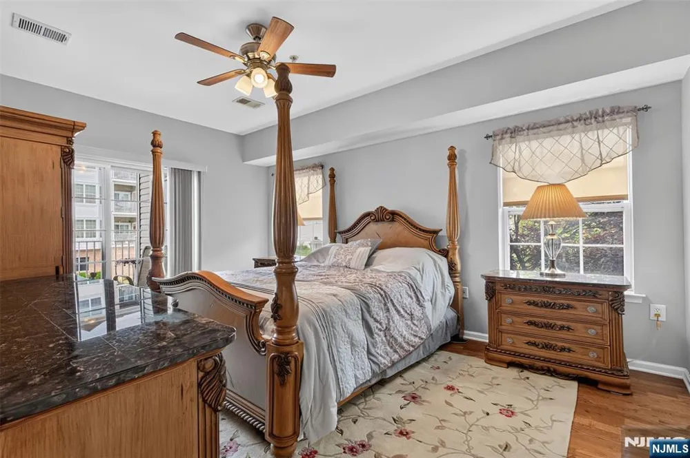 256 Cory Lane Elmwood Park, NJ 07407