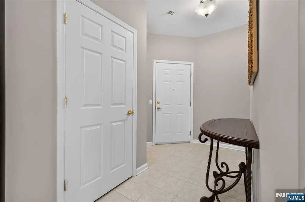 256 Cory Lane Elmwood Park, NJ 07407