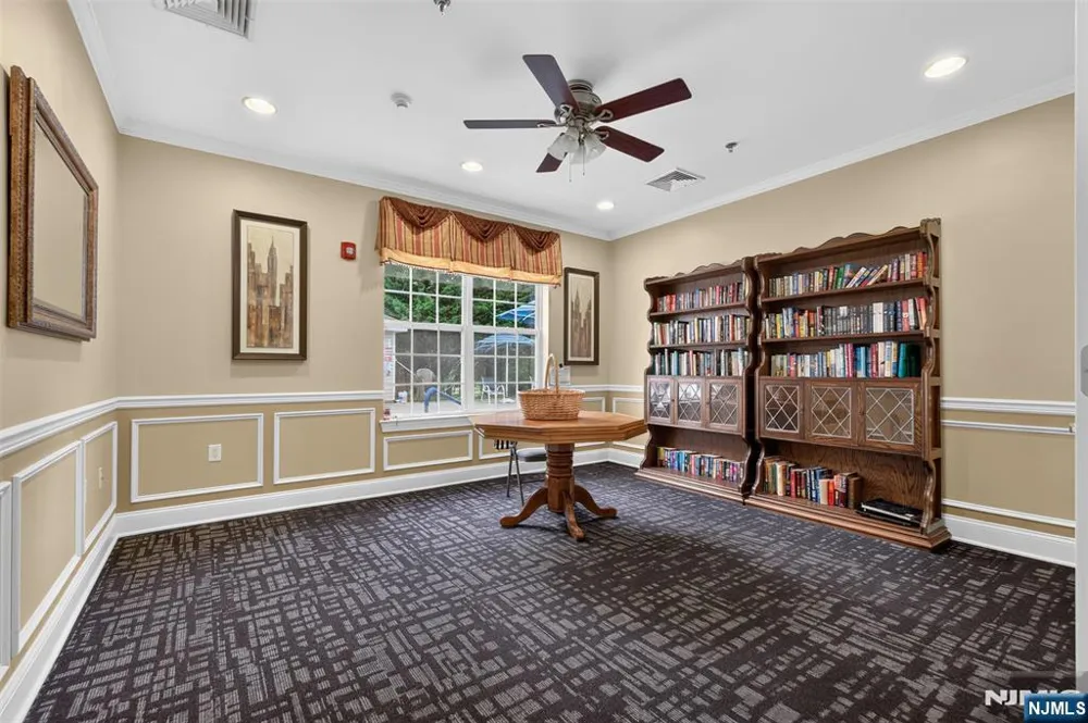 256 Cory Lane Elmwood Park, NJ 07407