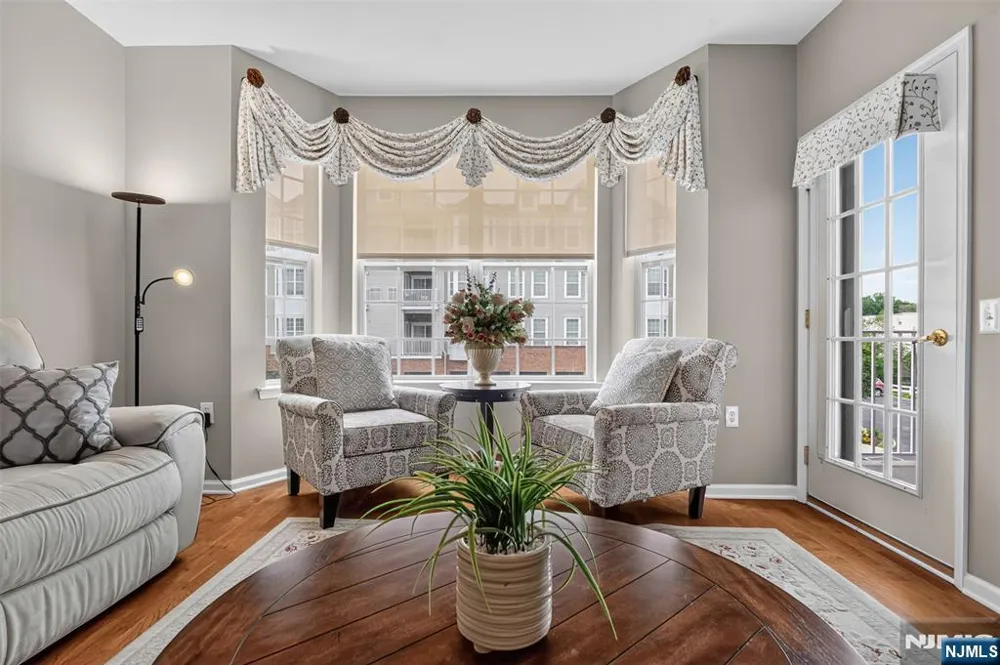 256 Cory Lane Elmwood Park, NJ 07407