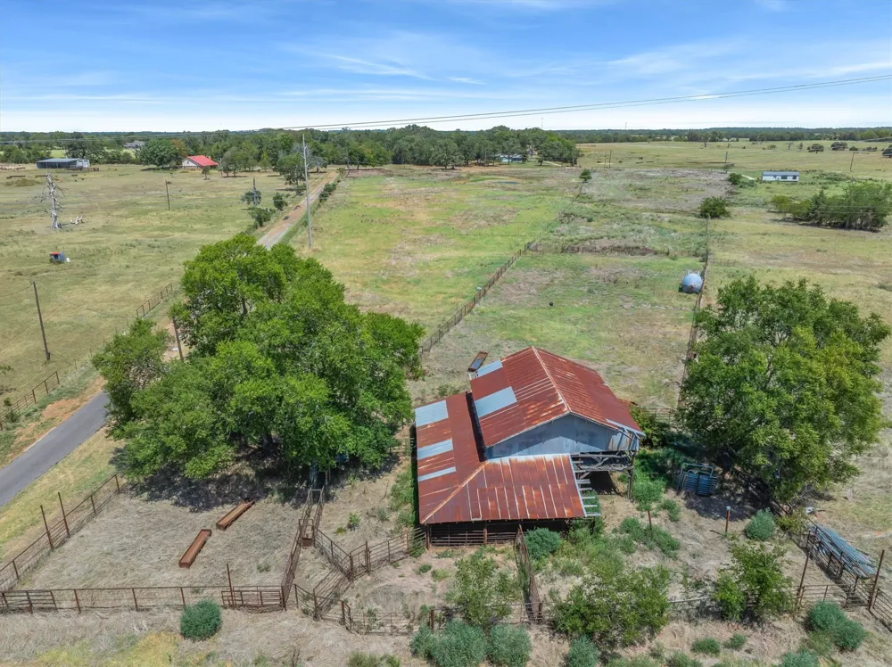 10 VZ County Road 4503 Ben Wheeler, TX 75754