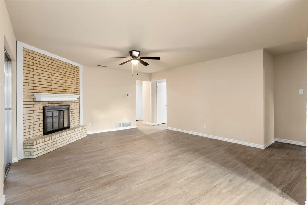 509 E Williamsburg Manor Arlington, TX 76014