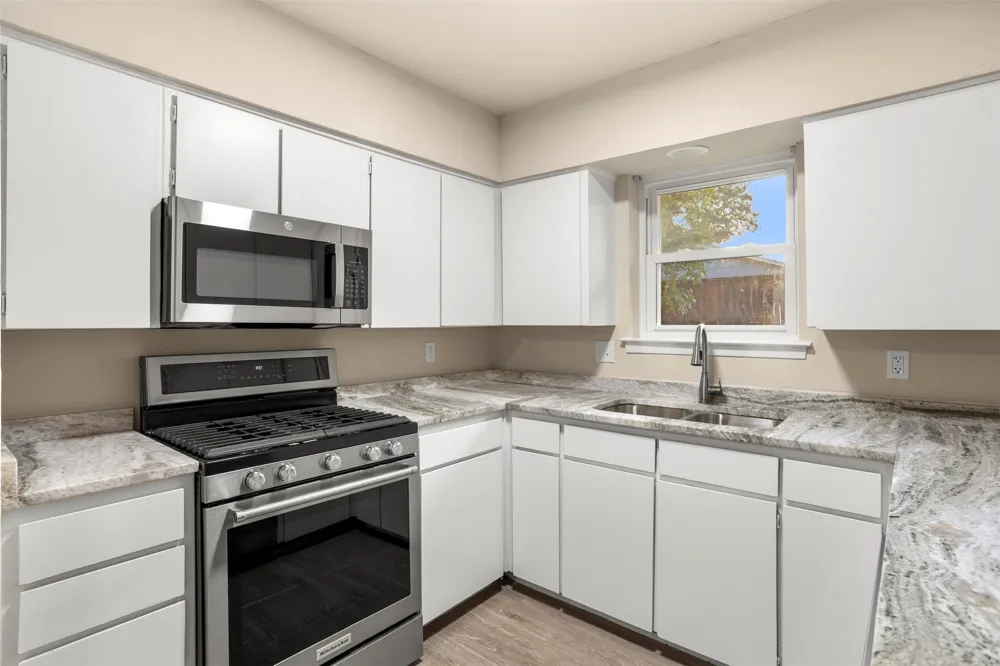 509 E Williamsburg Manor Arlington, TX 76014