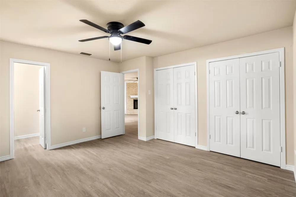 509 E Williamsburg Manor Arlington, TX 76014
