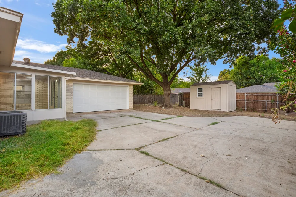 509 E Williamsburg Manor Arlington, TX 76014