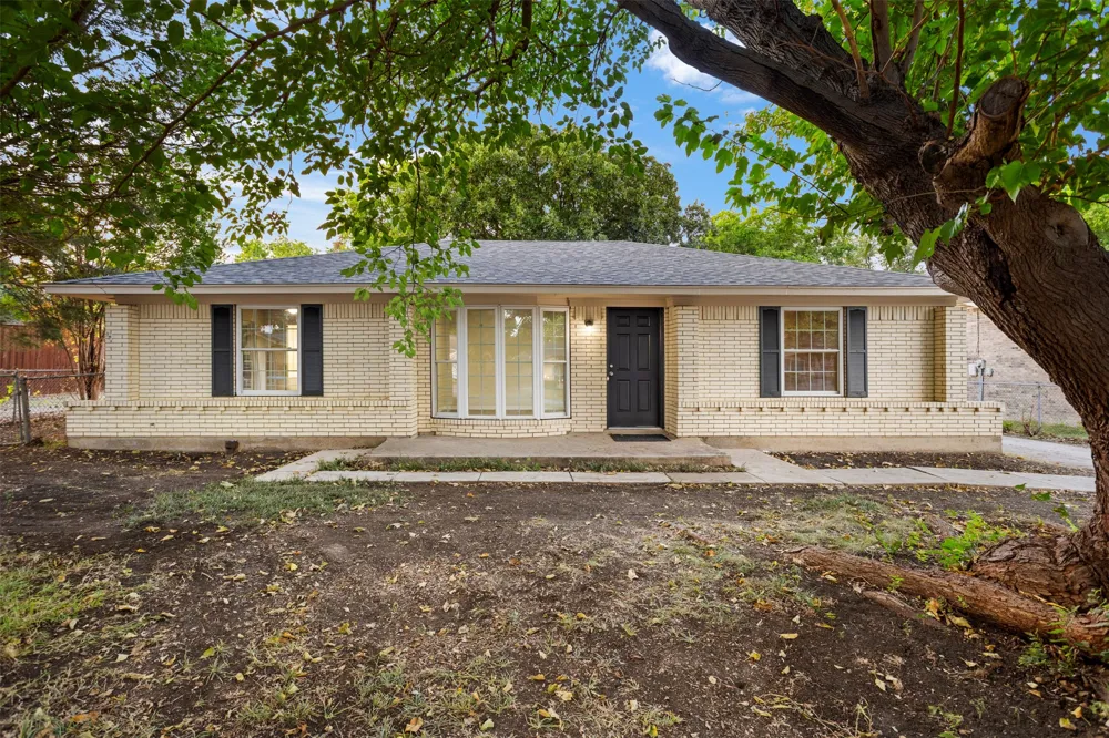 509 E Williamsburg Manor Arlington, TX 76014