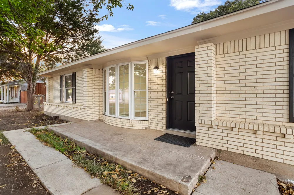 509 E Williamsburg Manor Arlington, TX 76014