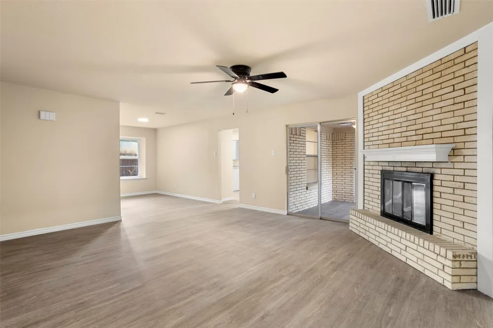 509 E Williamsburg Manor Arlington, TX 76014