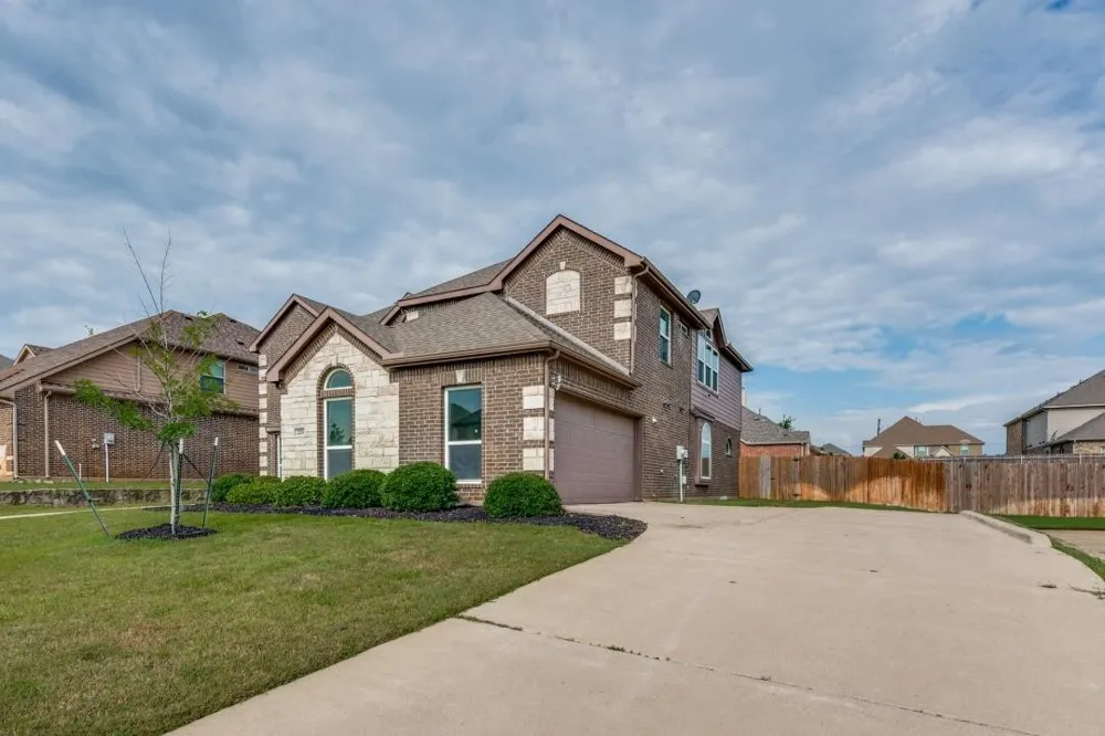 233 Chappellet Street Kennedale, TX 76060