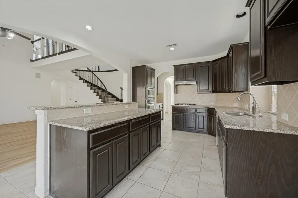233 Chappellet Street Kennedale, TX 76060