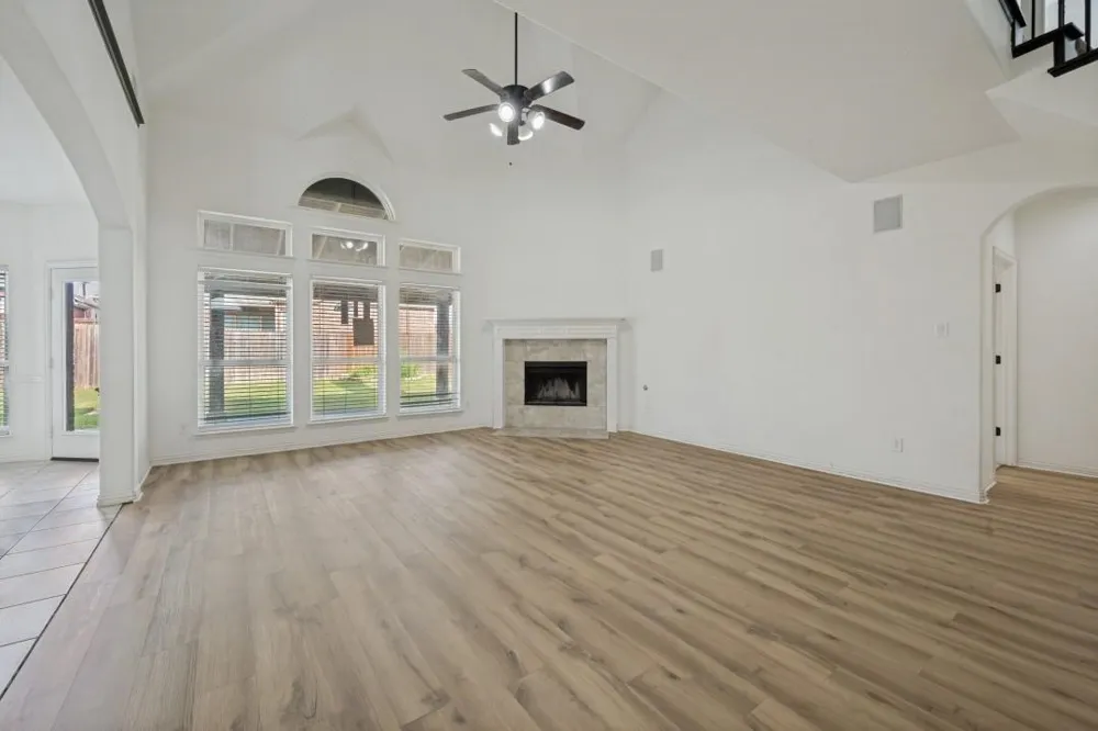 233 Chappellet Street Kennedale, TX 76060