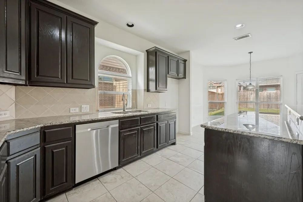 233 Chappellet Street Kennedale, TX 76060