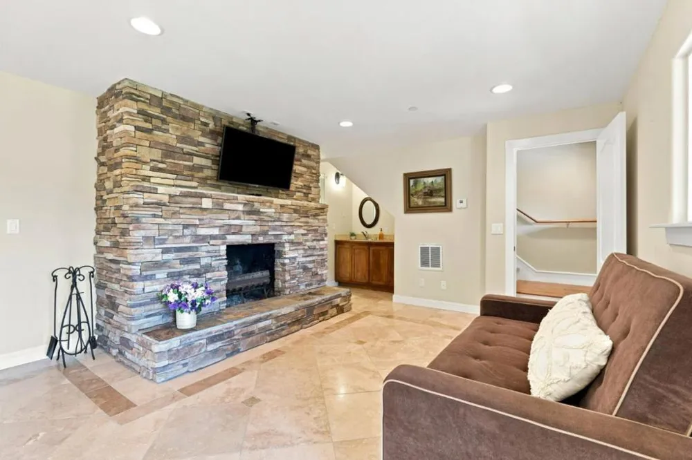 9845 Palisade Drive Carmel, CA 93923