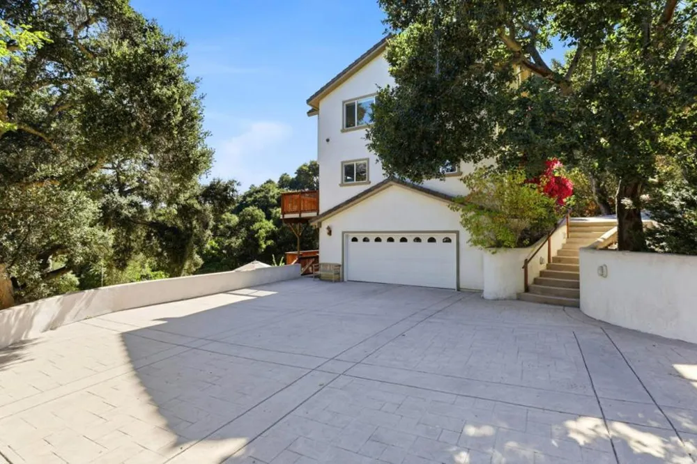 9845 Palisade Drive Carmel, CA 93923
