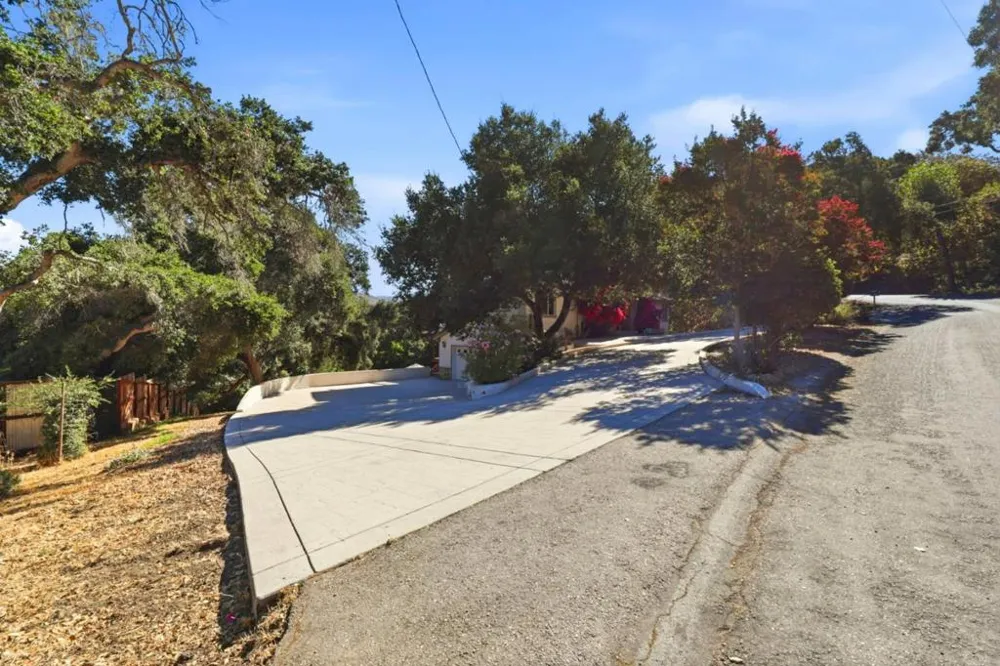 9845 Palisade Drive Carmel, CA 93923