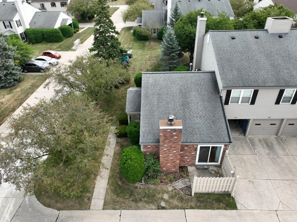 15810 Cambridge Drive Clinton, MI 48038