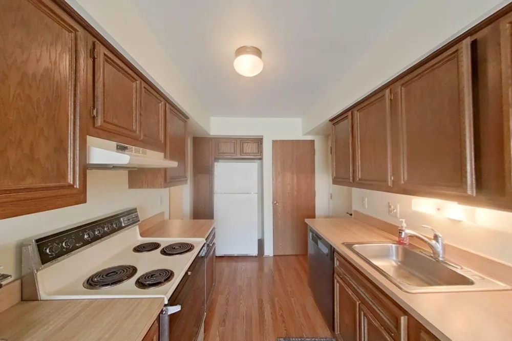 15810 Cambridge Drive Clinton, MI 48038