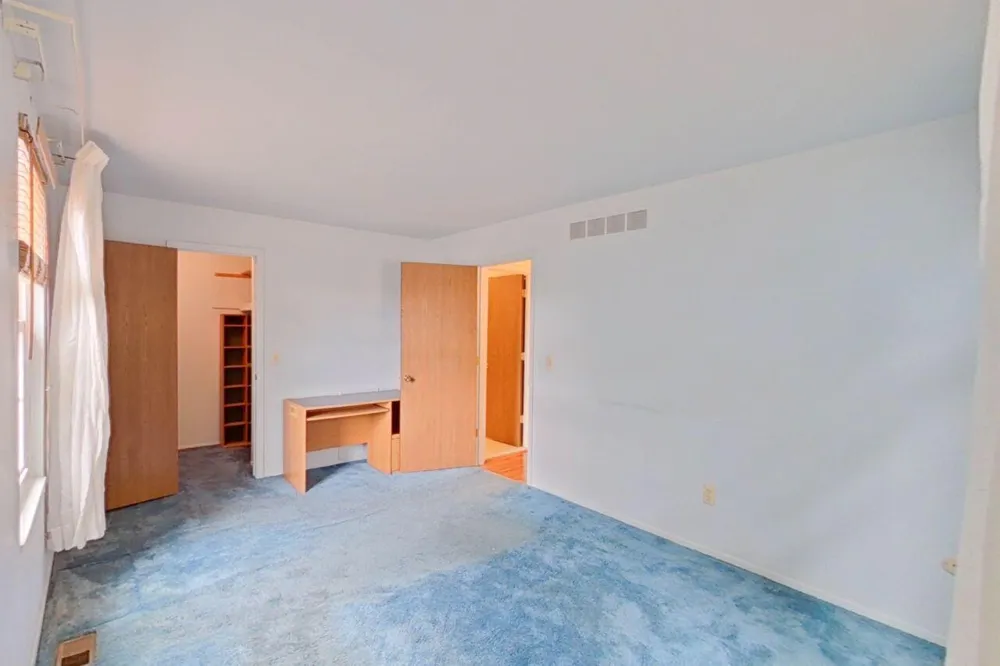 15810 Cambridge Drive Clinton, MI 48038