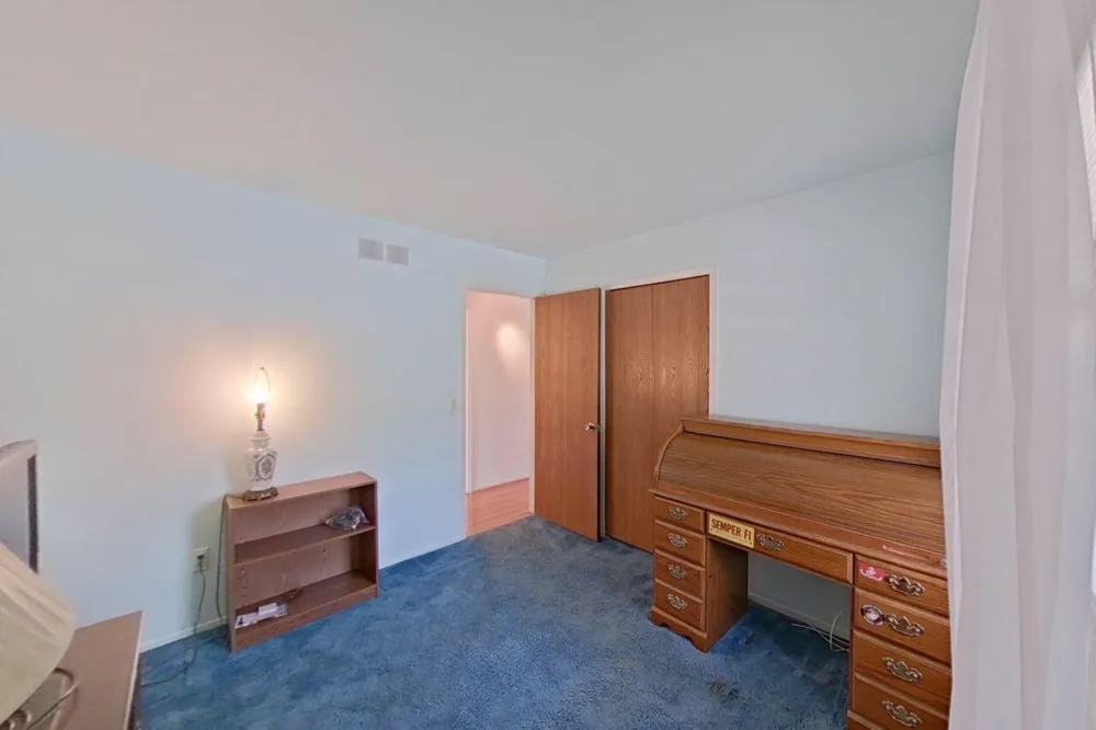 15810 Cambridge Drive Clinton, MI 48038