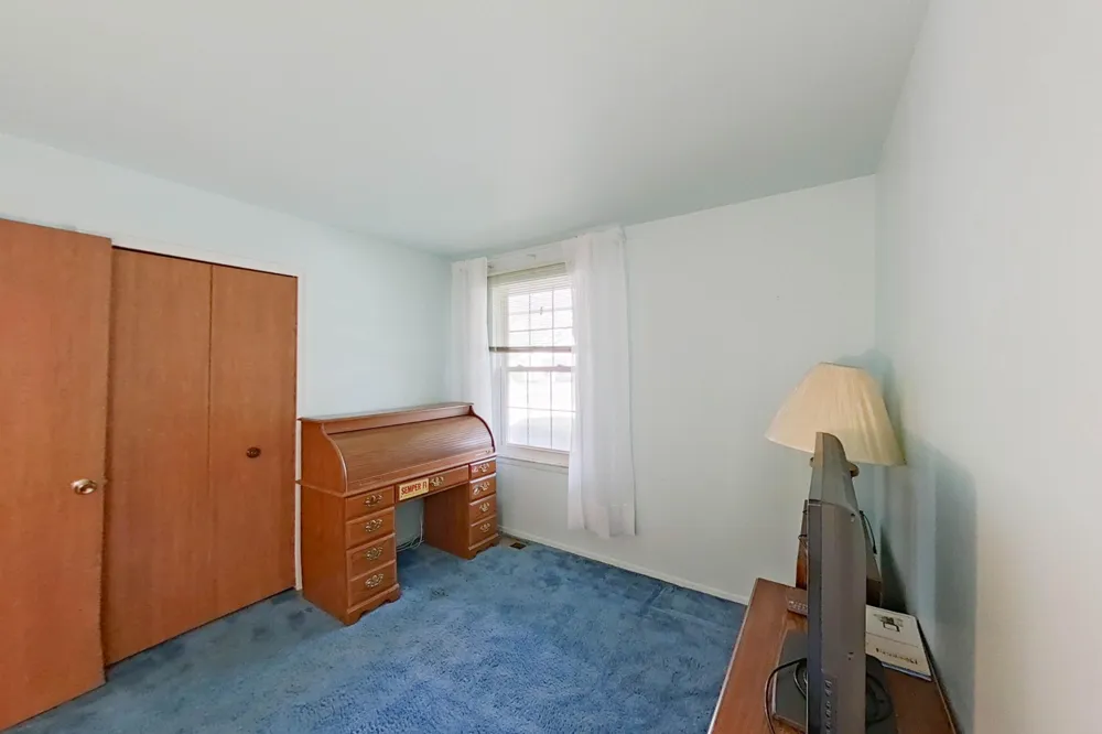 15810 Cambridge Drive Clinton, MI 48038
